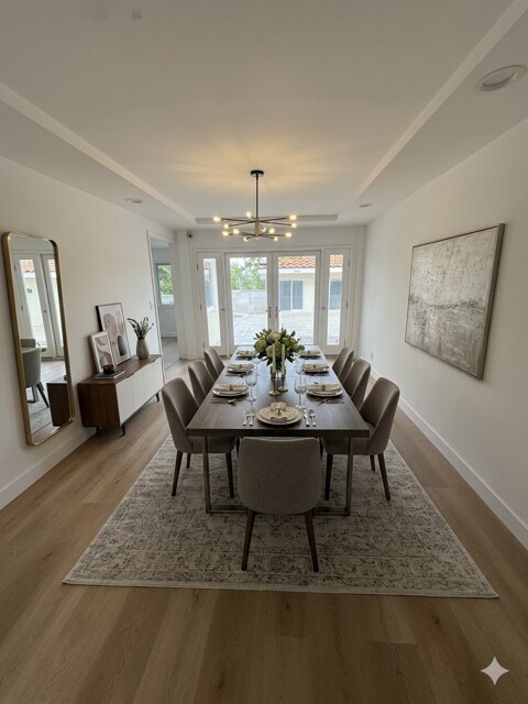 comedor - 244 S Almont Dr