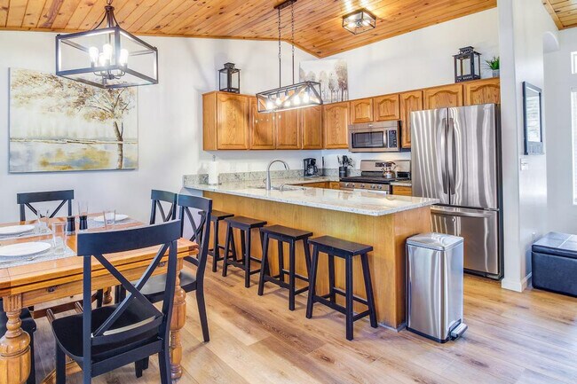 Building Photo - 311 S 16th St