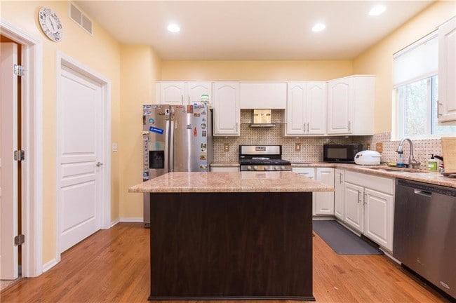 Building Photo - 28478 Witherspoon Dr