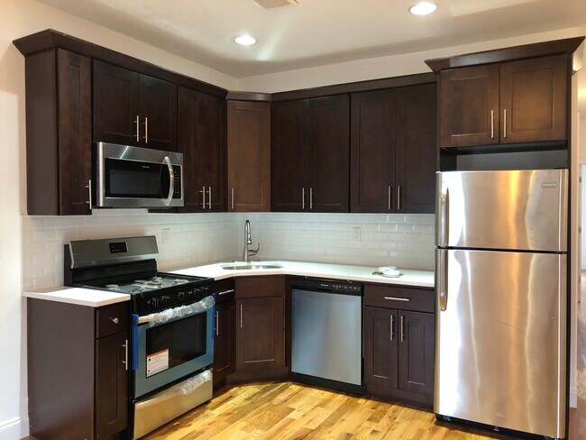 Building Photo - 340 Montauk Ave