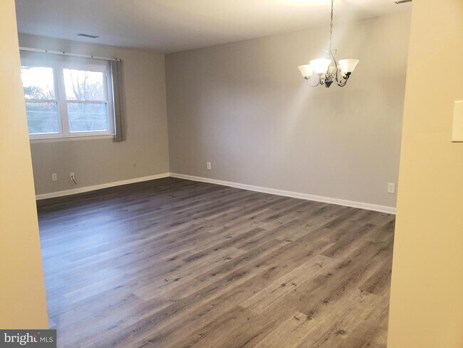 Building Photo - 601 Grant Rd