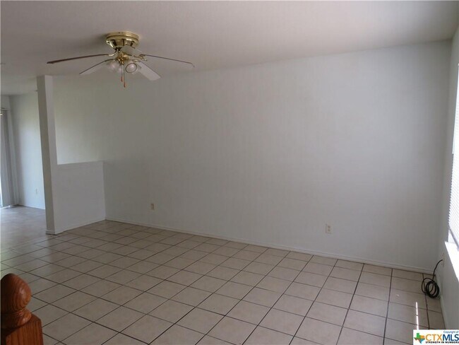Foto del edificio - 5701 Redstone Dr