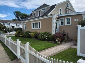 Building Photo - 90 Hempstead Ave