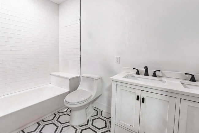 Foto del edificio - 721 N Wood Ave