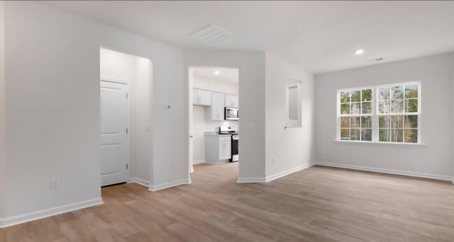 Building Photo - Charming 3BR Townhome in Sanford