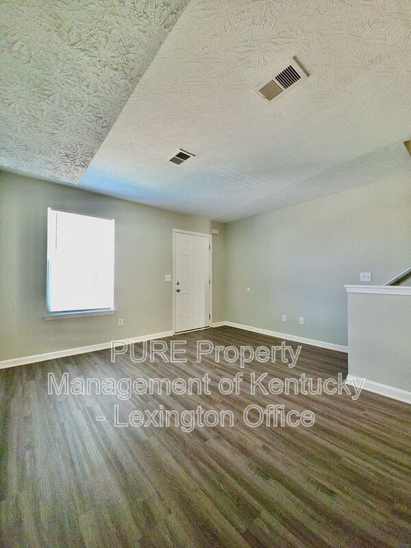 Building Photo - 234 Mousas Way