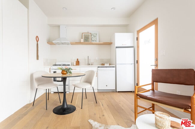 Foto del edificio - 3613 1/4 Bellevue Ave