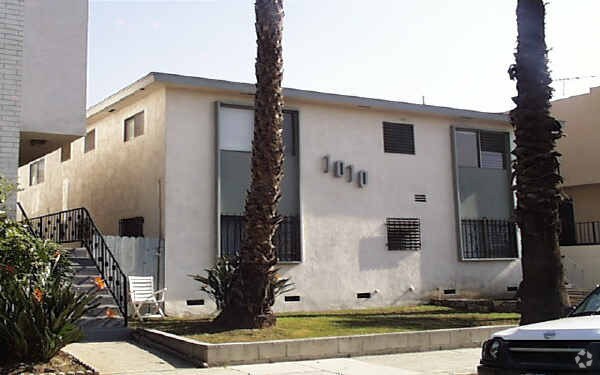 Primary Photo - 1010 N Orange Grove Ave