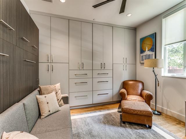 Foto del edificio - 4111 Travis St