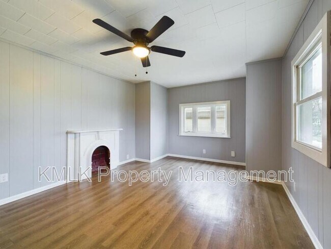Foto del edificio - 519 Blake Ave