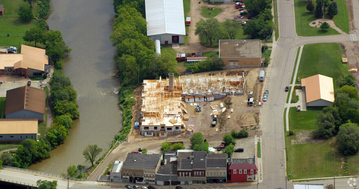 Rapid River Apartments Apartments 325 Lynn St Baraboo, WI