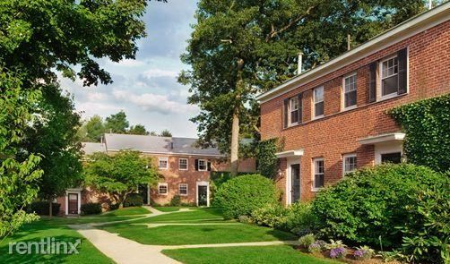 Building Photo - 91 Sherman Rd