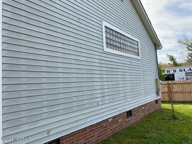 Building Photo - 1001 N Craven St