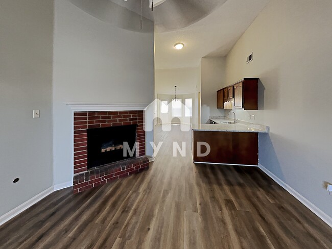 Building Photo - 5551 W Avalon Dr