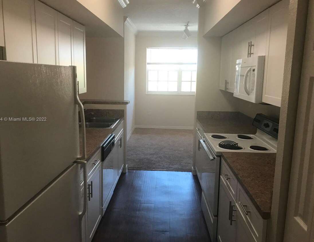 Primary Photo - 11630 SW 2nd St