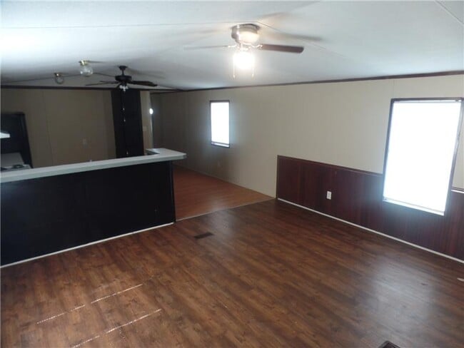 Building Photo - 161 Cowboy Ln