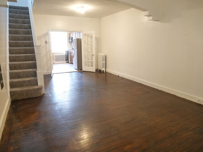 Building Photo - Charming Home in the Heart of Baltimore!
