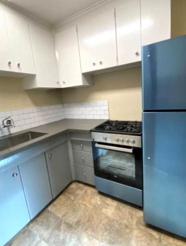 Building Photo - 2 bedroom in Seattle WA 98103