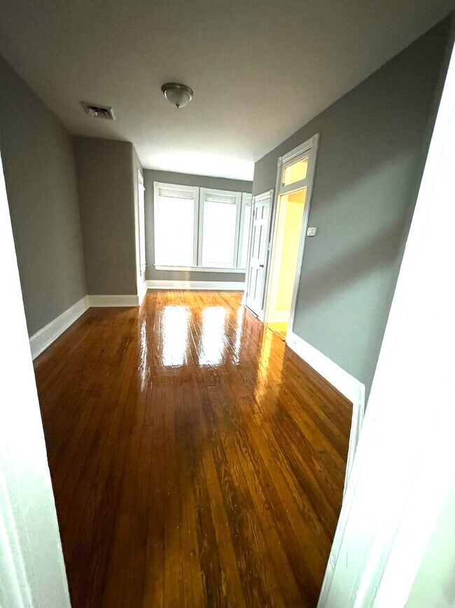 Foto del edificio - 331 E St NE