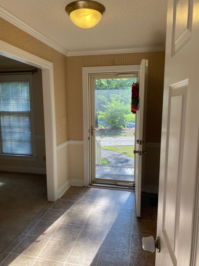 Foto del edificio - 3 Bedroom 3 Bath Brick Ranch