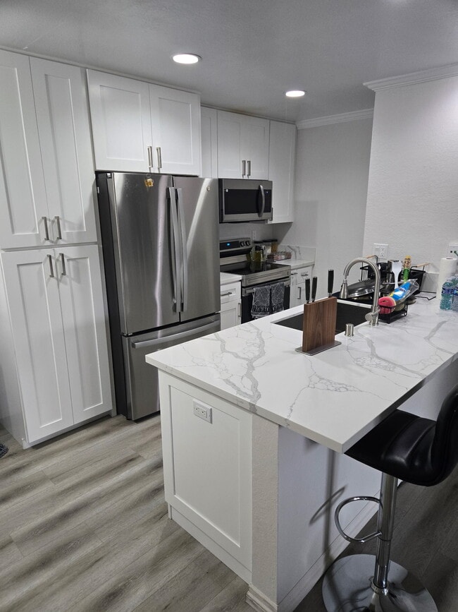 Building Photo - 9229 Village Glen Dr