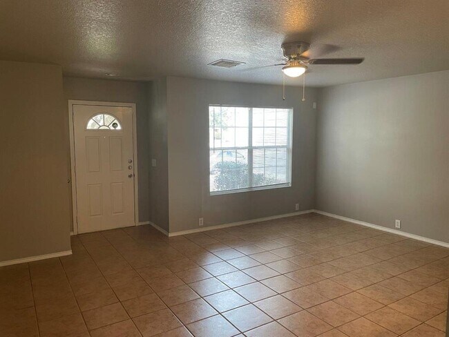 Building Photo - 907 Grand Plains Dr