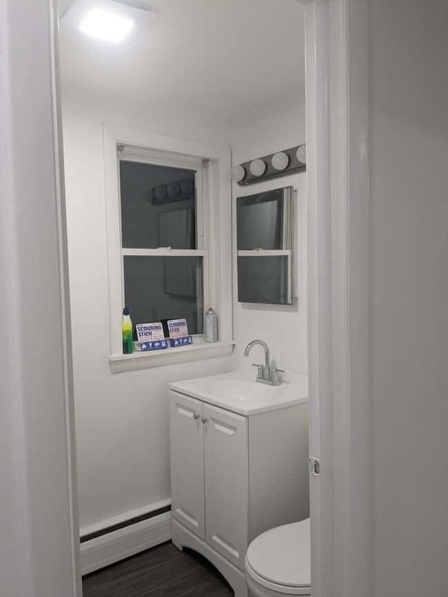 Foto del edificio - 10 Eastview Dr