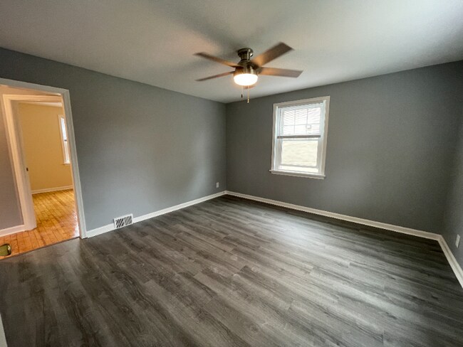 Building Photo - 141 Willow Grove Ave