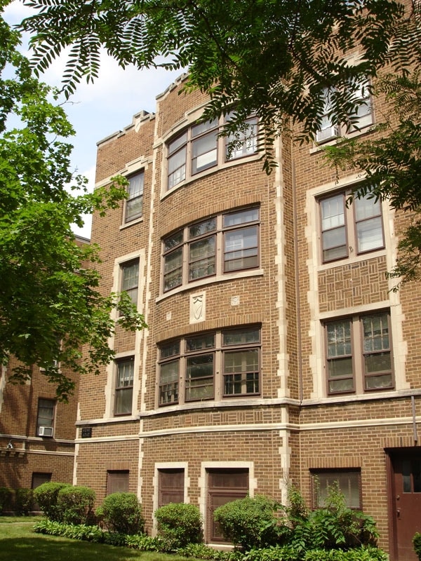Building Photo - 4241-4247 N Hermitage Ave