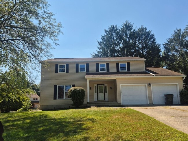 Large 2 story home!! - Large 2 story home!!