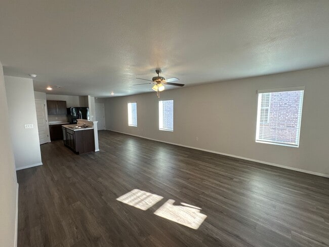 Building Photo - Three Bedroom | Two Bath Home in Barberry Court
