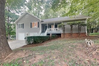 Building Photo - 1104 Canterbury Ln