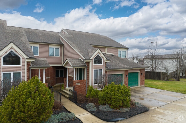 Building Photo - 8403 Washington Village Dr