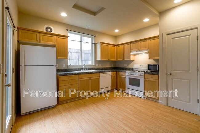 Building Photo - 4014 NE 89th Way