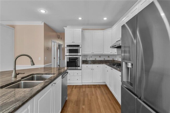 Foto del edificio - 915 Chipley Ct NE