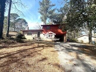 Building Photo - 3575 Leisure Ln