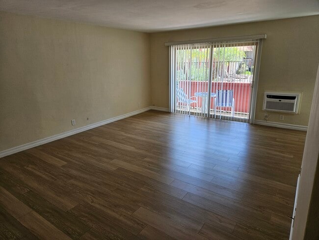 Foto del edificio - 8649 Lake Murray Blvd