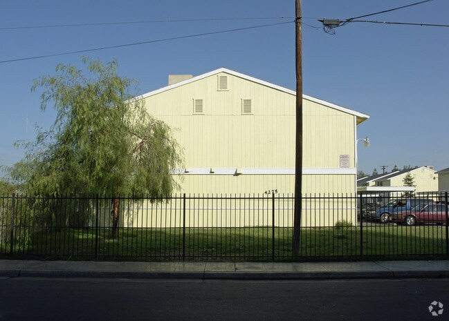 Foto del edificio - Woodview Apartment