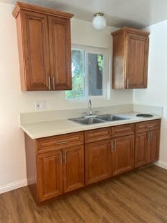 Foto del edificio - 305 N Vinedo Ave