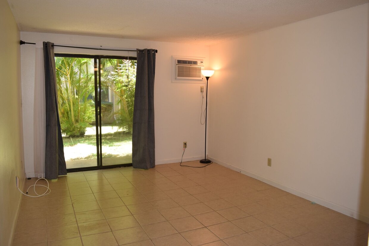 Primary Photo - Kihei Shores - Unfurnished - 2 bd 2 ba gro...