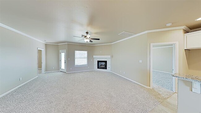 Foto del edificio - 10704 Mountain Fork Dr