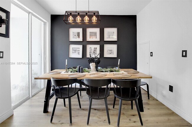 Foto del edificio - 4362 NW 114th Path