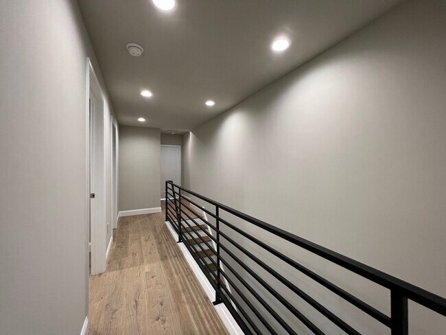 Foto del edificio - 128 E Huntingdon St