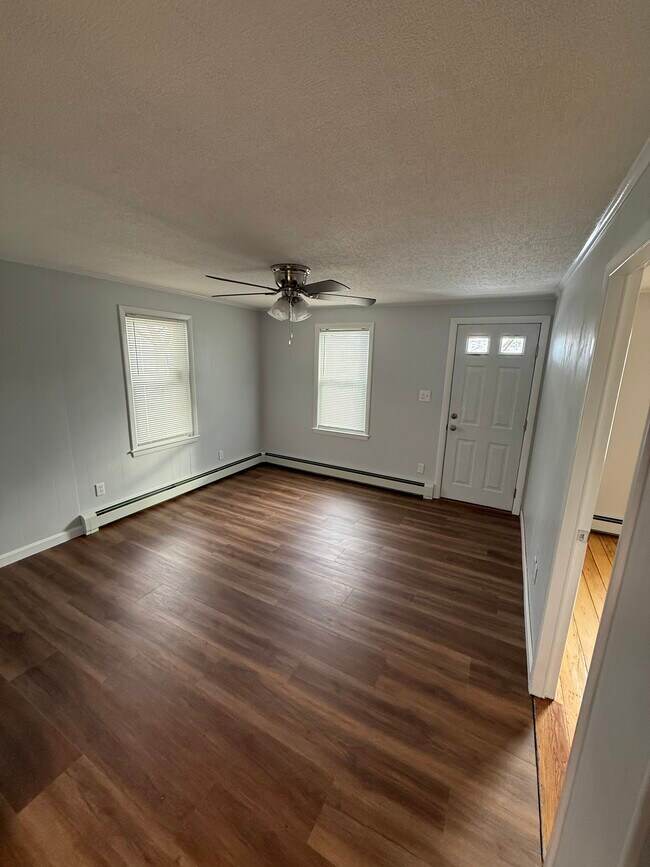 Foto del edificio - 1027 Monmouth St