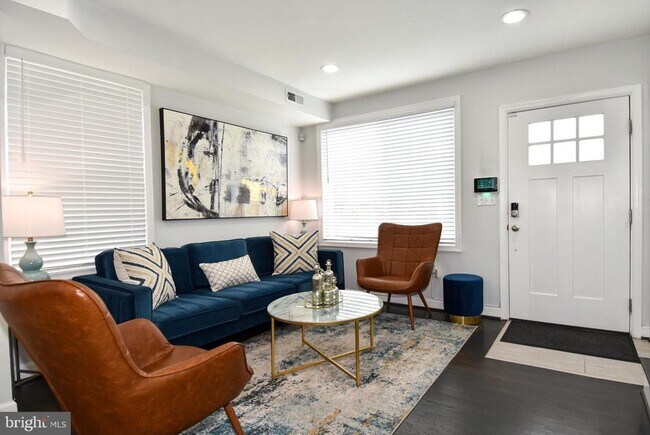 Foto del edificio - 4220 Fort Dupont Terrace SE