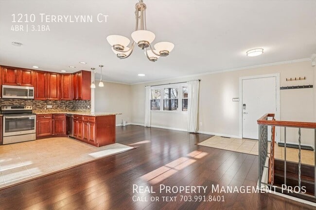 Foto del edificio - 1210 Terrylynn Ct