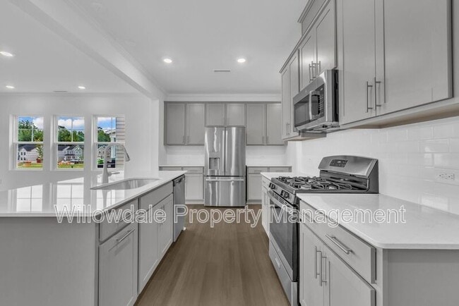 Building Photo - 749 Swim Cave Ln