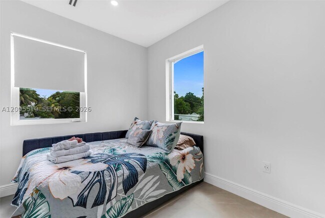 Foto del edificio - 1636 SW 9th St