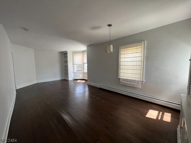 Foto del edificio - 206 Bellevue Ave