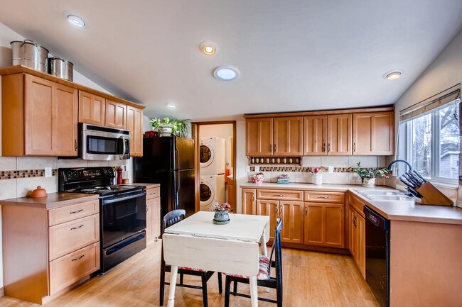 All Kitchen Appliances Included - 132 2nd St